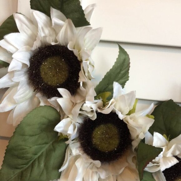Off-White Sparkle Sunflower Leaf Floral Decor Spring Twine Tweed Hoop Wreath - Picture 3 of 4